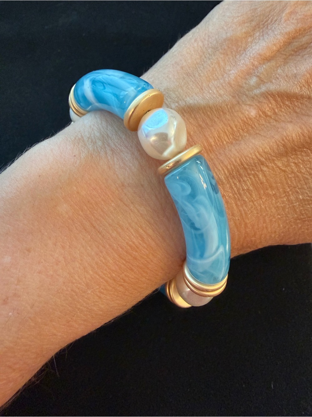 NWOT. Blue Swirl Resin and Pearl Accent Bracelet - Women's Jewelry